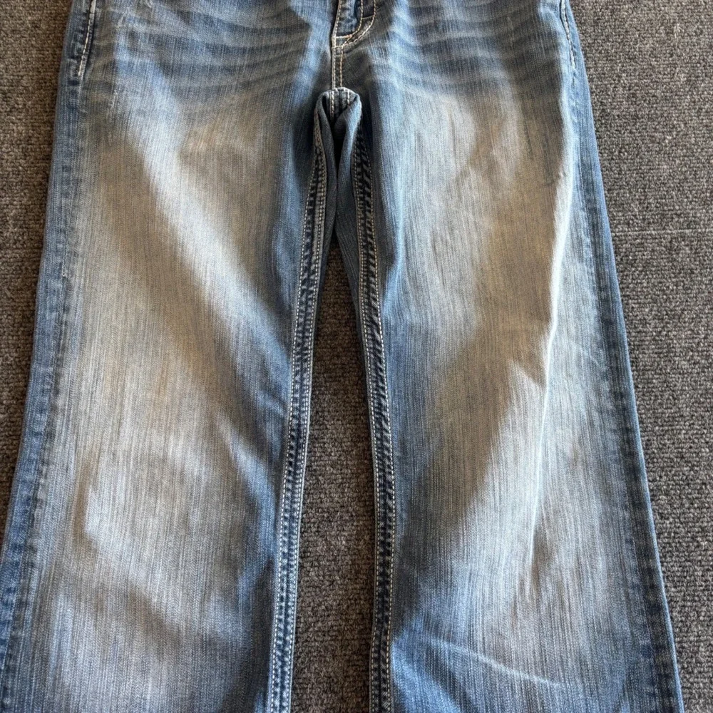 BKE Tyler Straight Leg Jeans Mens 29R Medium Wash Embroidered Heavy Stitch 29x30